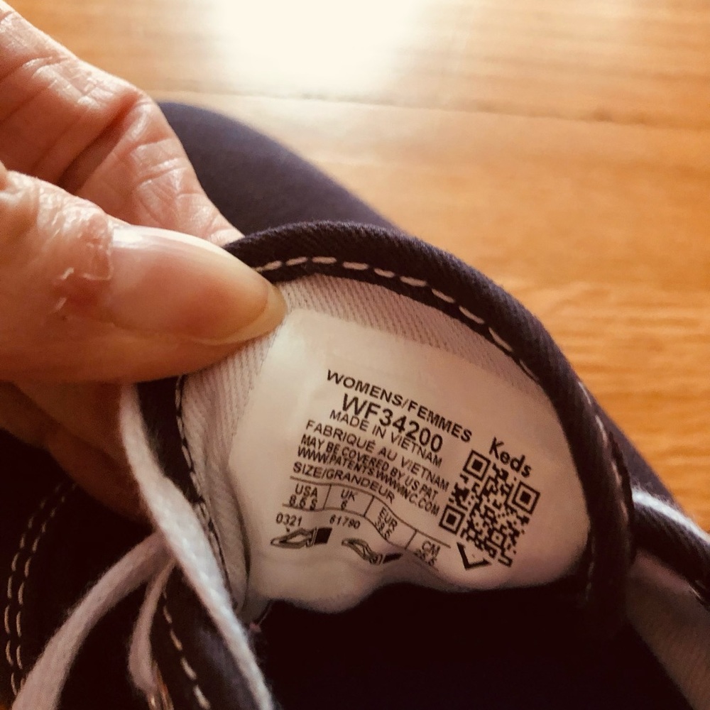 Keds navy blue Canvas Sneakers with White Soles and Laces. NEW 8.5 - Picture 6 of 6